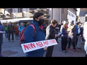 A Cortina la manifestazione contro le grandi opere