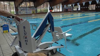 Nella piscina comunale di Belluno, una nuova attrezzatura per persone disabili o in riabilitazione