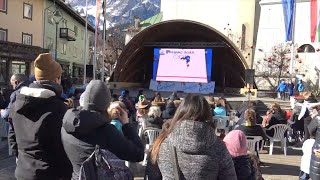 L’oro di Constantini e Mosaner visto dalla piazza di Cortina