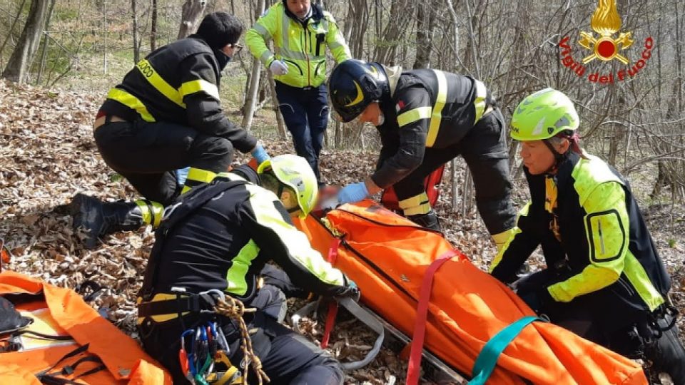 Due salvataggi per i vigili del fuoco