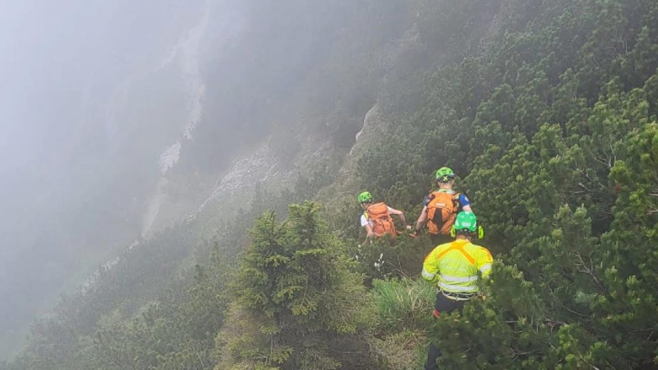 Muore cadendo dal sentiero del monte Zoccarè