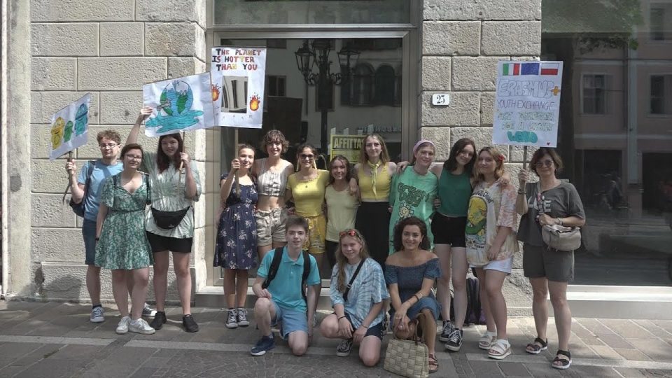 Feltre, flashmob dei giovani a favore della sostenibilità