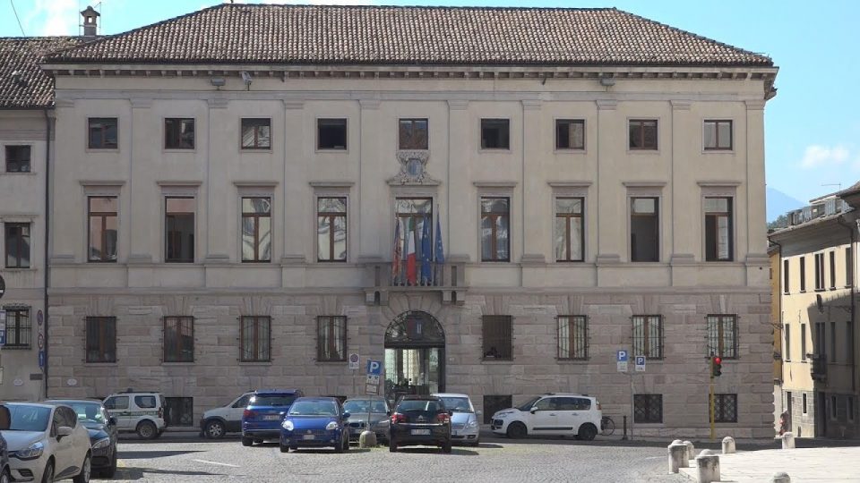 Scuola, Palazzo Piloni preme per la creazione dei convitti d’area