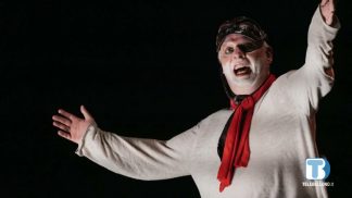 “A testa in giù”, la rassegna teatrale al Piccolo Teatro Pierobon di Paiane