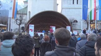 A Cortina, cittadini in piazza per chiedere «maggior informazione e trasparenza»