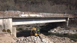 A Villaga di Feltre avviato il cantiere per il rifacimento del Ponte delle Corde