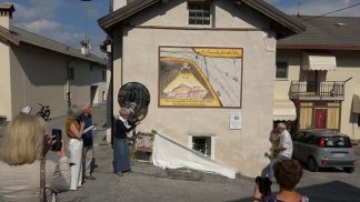 A Giaon di Limana inaugurati due affreschi del “Sentiero Dino Buzzati”