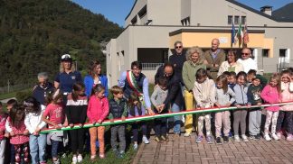 Taglio del nastro per la “nuova” scuola di Seren del Grappa: edificio più sicuro dopo i lavori