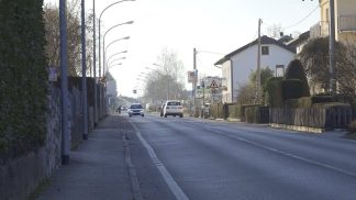 Investita mentre attraversa la strada, muore una 73enne