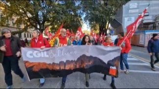 Alla manifestazione di Padova contro i tagli al settore pubblico anche Cgil e Uil Belluno