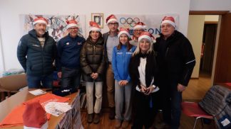 Natale in anticipo, domenica appuntamento con la “Winter run dei babbi natale”