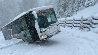 Torna la neve in provincia: strade chiuse e rischio valanghe