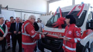 La Croce Rossa di Belluno inaugura la nuova ambulanza: “Abbiamo raccolto fondi per un anno e mezzo”